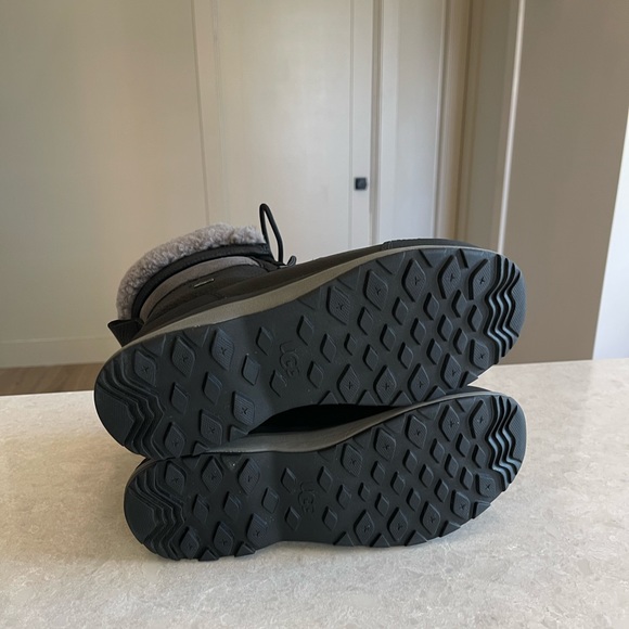 New UGG Adirondack III Black Waterproof Boots, Women’s Size US 8.5 - Picture 15 of 15